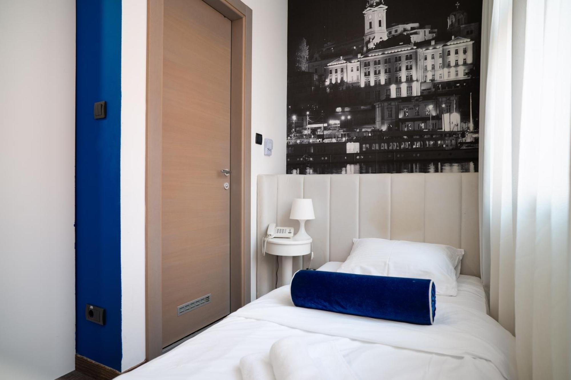 Hotel Passport Belgrad Exteriör bild